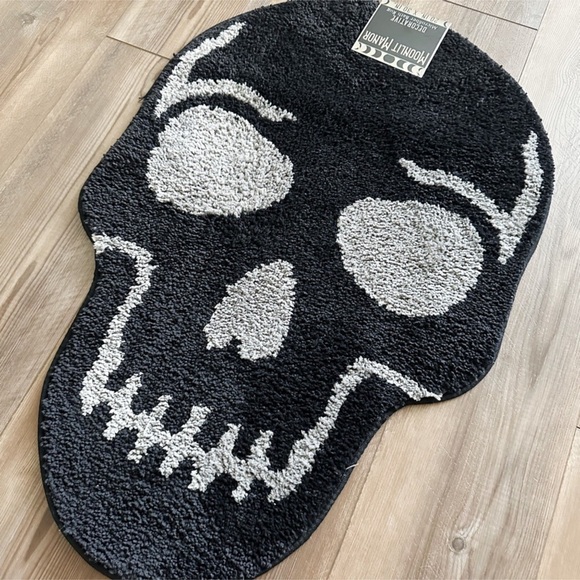 Skull Bath Rug - Picture 7 of 7